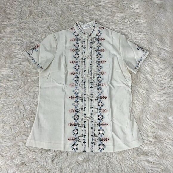 Vintage 70s White Floral Hand Embroidered Silk Ladies Blouse Button Front Small - Picture 1 of 10